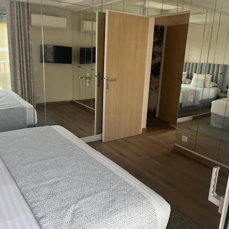 Carlton - Renovee Avec Piscine 4*