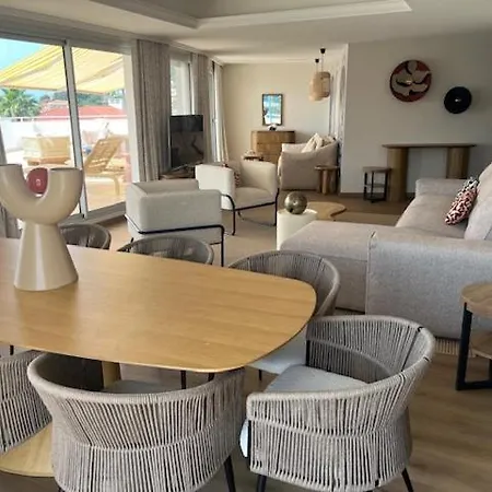 Carlton - Renovee Avec Piscine Aparthotel 4*