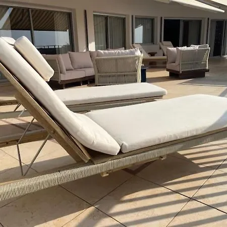 Carlton - Renovee Avec Piscine Aparthotel 4*