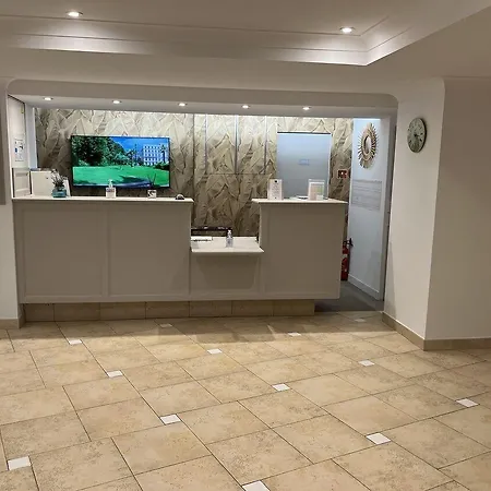 Carlton - Renovee Avec Piscine Aparthotel
