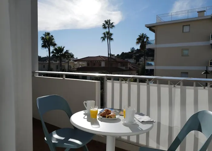 Carlton - Renovee Avec Piscine