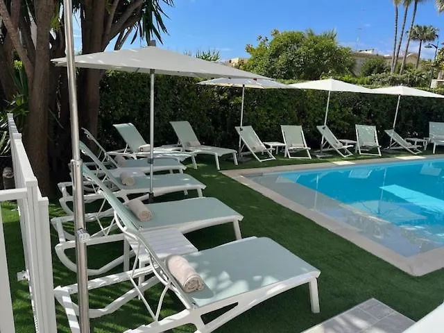 Carlton - Renovee Avec Piscine 4* 滨海博利厄