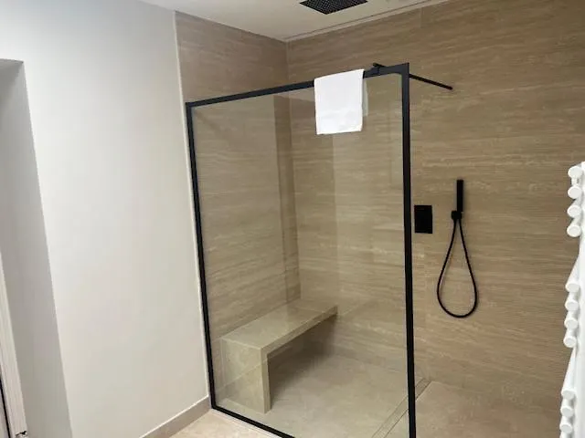 Carlton - Renovee Avec Piscine