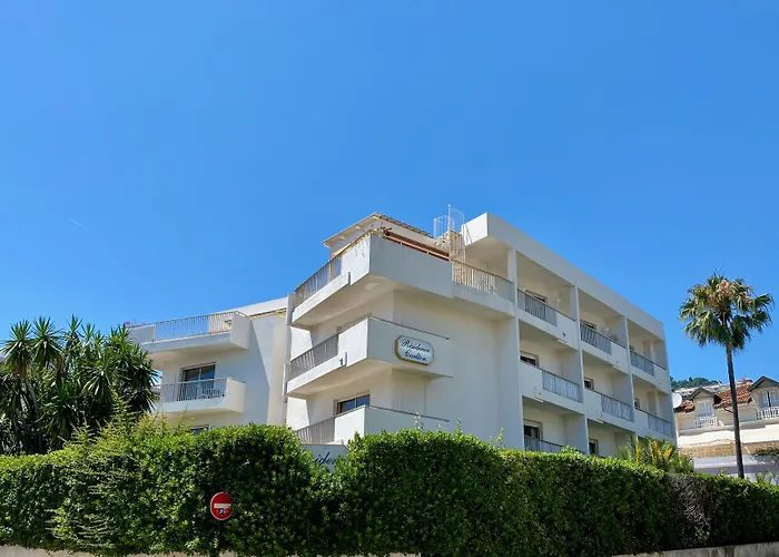 Carlton - Renovee Avec Piscine 4* 滨海博利厄