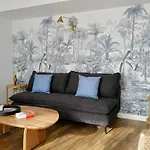 Carlton - Renovee Avec Piscine Aparthotel 4*
