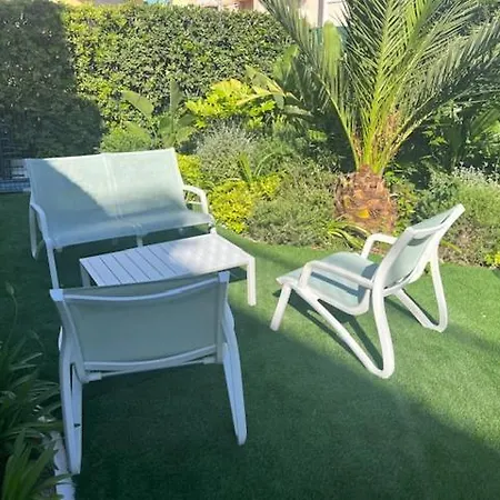 Hotel apartamentowy Carlton - Renovee Avec Piscine Beaulieu-sur-Mer