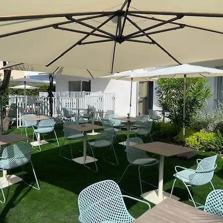 Carlton - Renovee Avec Piscine 公寓式酒店 滨海博利厄