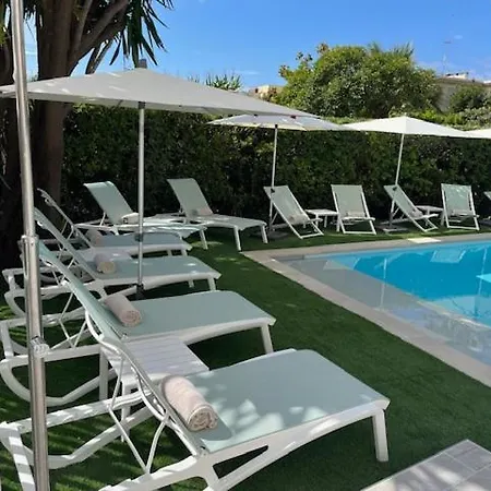 Carlton - Renovee Avec Piscine 4* 滨海博利厄
