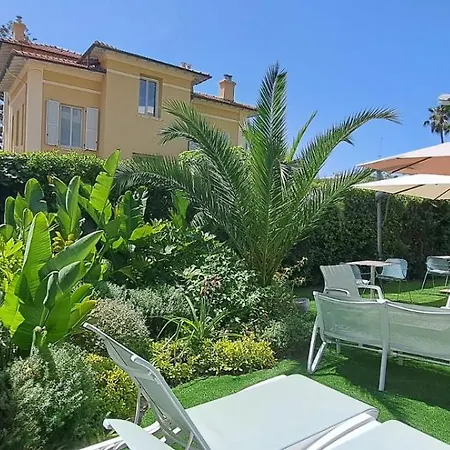 Résidence Carlton Apartahotel 4*