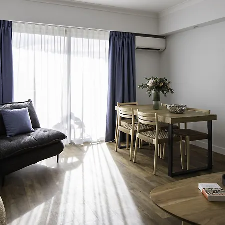 Apartmanhotel Carlton - Renovee Avec Piscine 4*