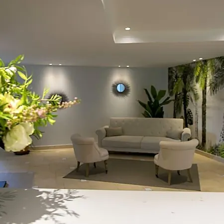 Résidence Carlton - Rénovée Avec Piscine Aparthotel