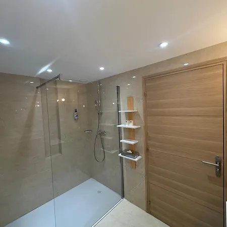Résidence Carlton - Rénovée Avec Piscine Apartahotel 4*