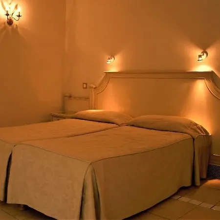 Aparthotel Carlton - Renovee Avec Piscine 4*