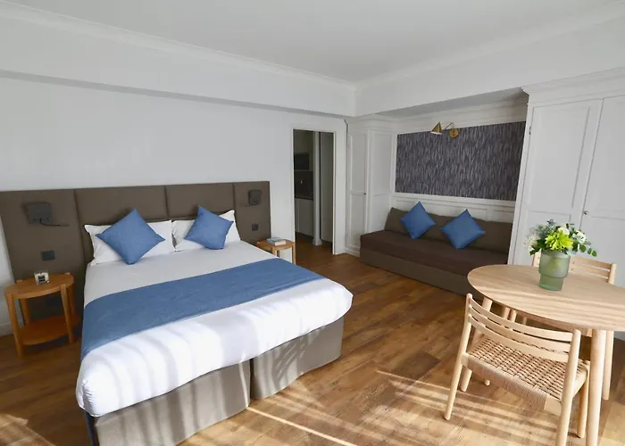 Carlton - Renovee Avec Piscine Aparthotel 4*