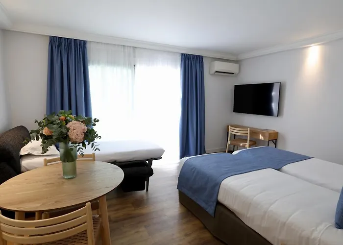 Carlton - Renovee Avec Piscine Aparthotel