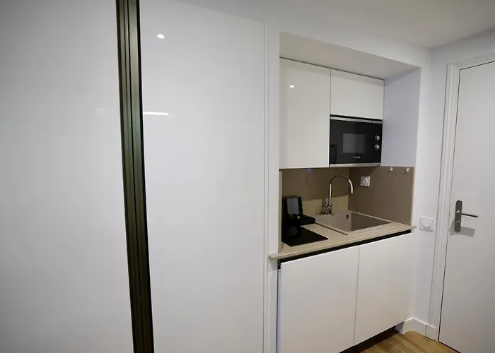 Carlton - Renovee Avec Piscine Beaulieu-sur-Mer