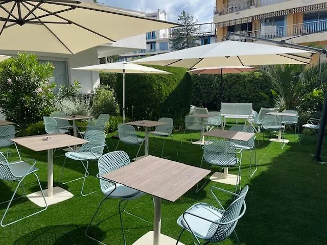 Carlton - Renovee Avec Piscine